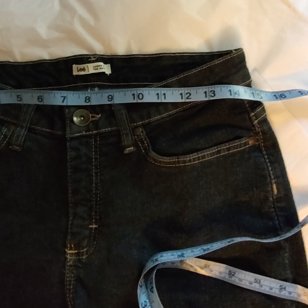 Lee jeans. 8 short. - Picture 8 of 10